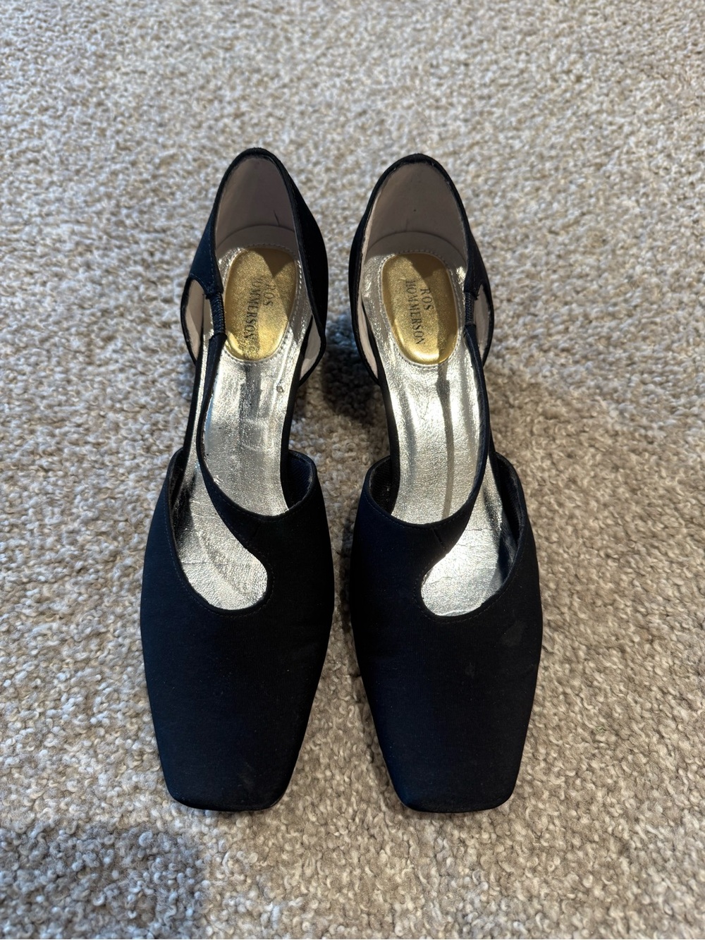 Ros Hommerson Black Square-Toe Dress Pumps with cut out design